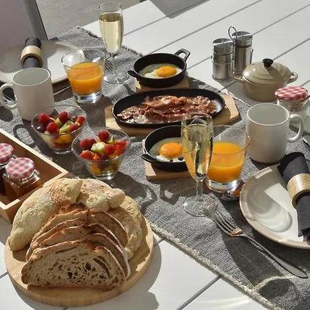 Casa Simpar Holiday Suites Bed & Breakfast *